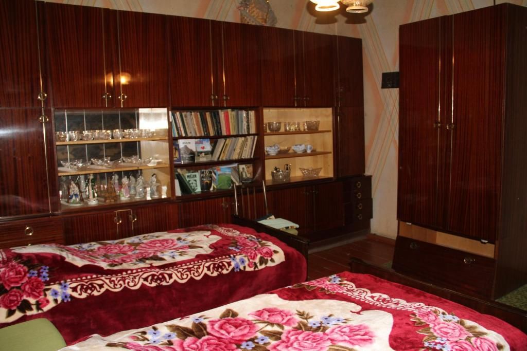 Отели типа «постель и завтрак» Haer B&B Meghri