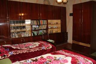 Отели типа «постель и завтрак» Haer B&B Meghri Двухместный номер с 2 отдельными кроватями и общей ванной комнатой-2